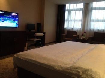Provence Garden Hotel Wuhan Exterior photo